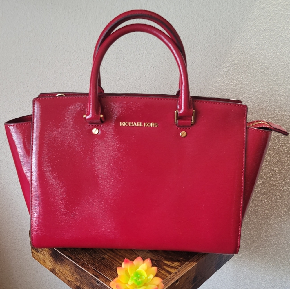 MICHAEL KORS RED LEATHER HAND BAG/ SATCHEL w/DETACHABLE SHOULDER STRAP+MK CARD+